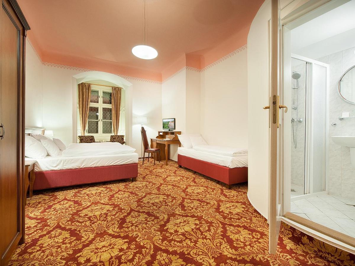 Ea Zamecky Hotel Hrubá Skála Exterior foto