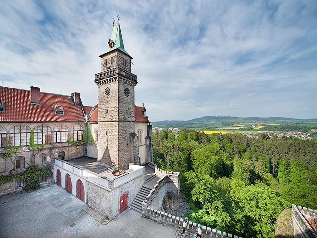 Ea Zamecky Hotel Hrubá Skála Exterior foto