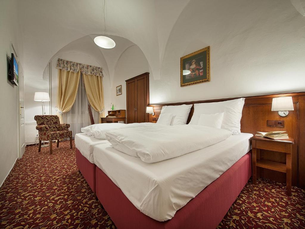Ea Zamecky Hotel Hrubá Skála Exterior foto