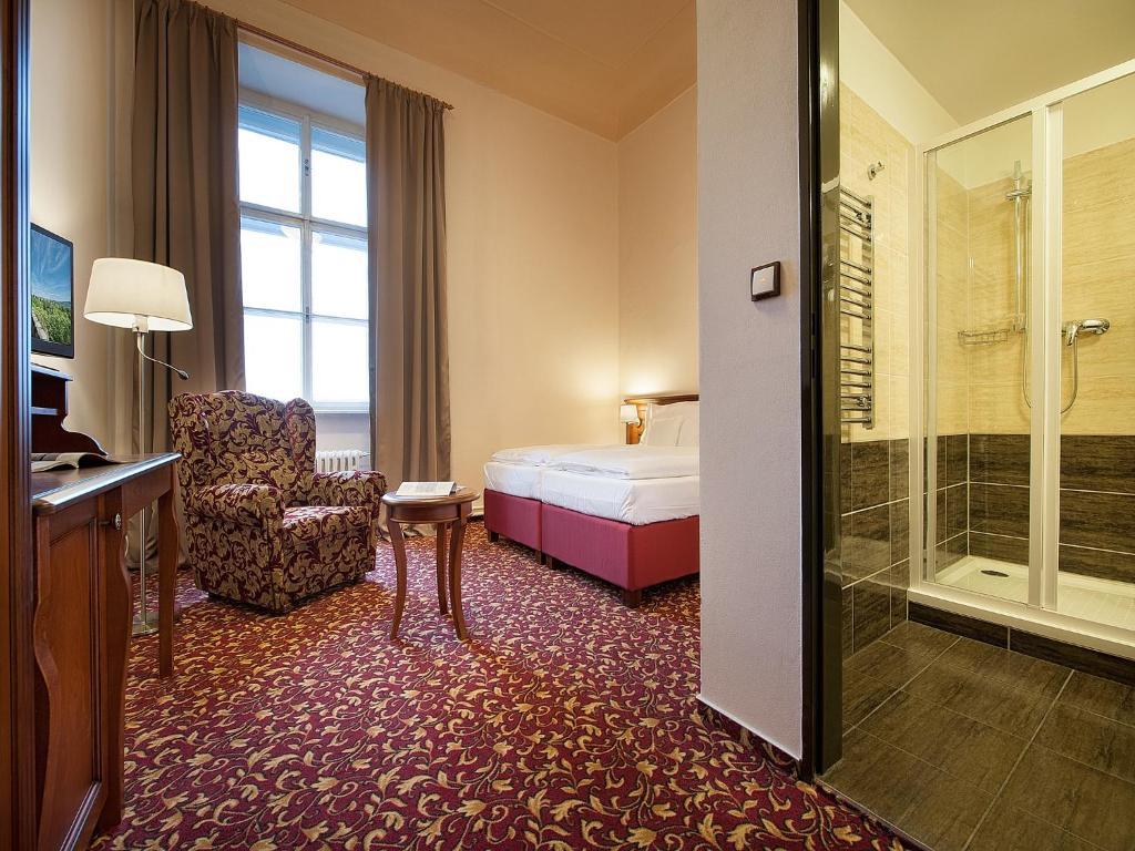Ea Zamecky Hotel Hrubá Skála Exterior foto