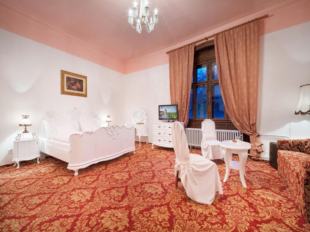 Ea Zamecky Hotel Hrubá Skála Exterior foto